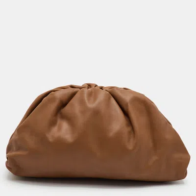 Pre-owned Bottega Veneta The Oversized Pouch Brown Leather Clutch