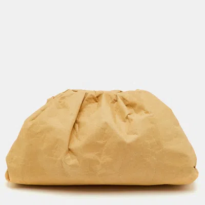Pre-owned Bottega Veneta The Pouch Beige Kraft Paper Carta Clutch In Sand