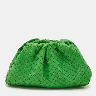 Pre-owned Bottega Veneta The Pouch Classic Green Intrecciato Leather Clutch