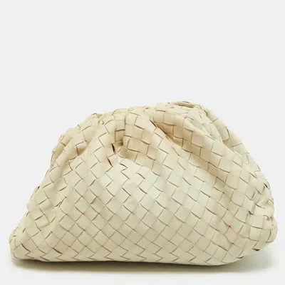 Pre-owned Bottega Veneta The Pouch Classic Off White Intrecciato Leather Clutch