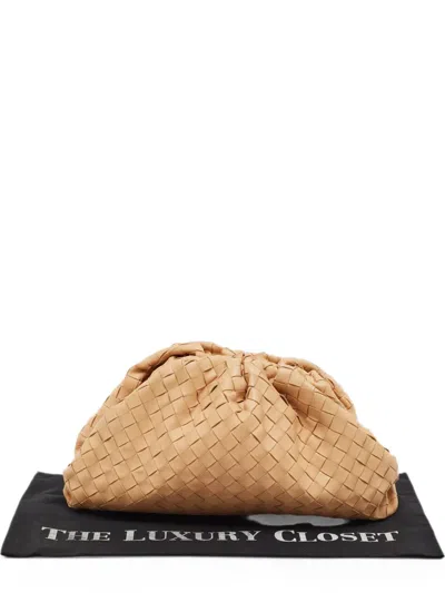 Bottega Veneta The Pouch Intrecciato Clutch Bag In Brown