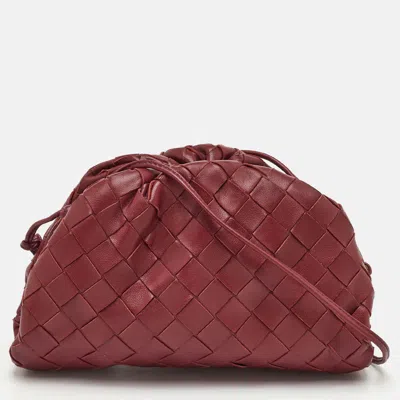 Pre-owned Bottega Veneta The Pouch Mini Burgundy Intrecciato Leather Clutch Bag