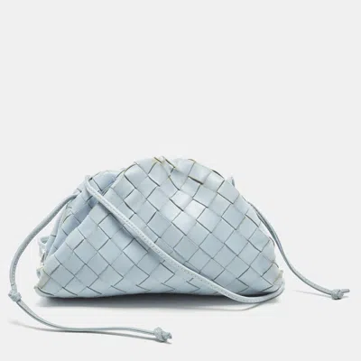 Pre-owned Bottega Veneta The Pouch Mini Light Blue Intrecciato Leather Bag