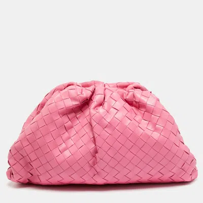 Pre-owned Bottega Veneta The Pouch Pink Intrecciato Leather Clutch