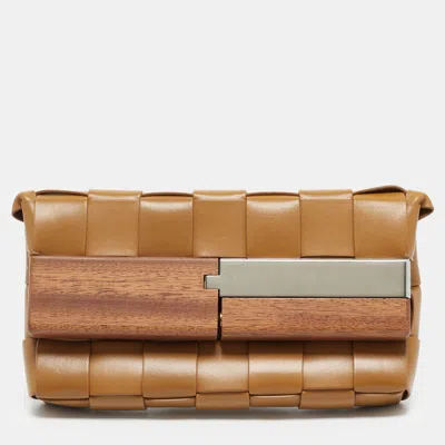 Pre-owned Bottega Veneta The Snap Tan Intreccio Leather And Wood Clutch In Brown
