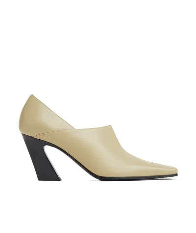 Bottega Veneta Lewis Pump In Light Butterscotch