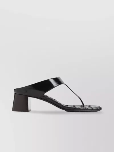 BOTTEGA VENETA THONG SANDAL WITH BLOCK HEEL AND WOVEN DESIGN