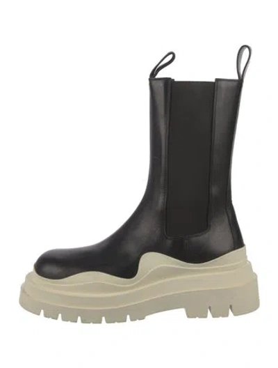Pre-owned Bottega Veneta Tire Boot Leather Chelsea Boots In Black