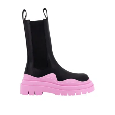 Bottega Veneta Tire Boots Women In Black