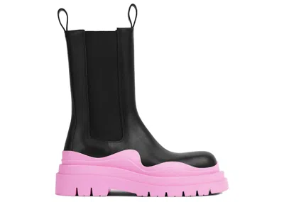 Pre-owned Bottega Veneta Tire Chelsea Boot (women's) Sneakers In Black/gloss