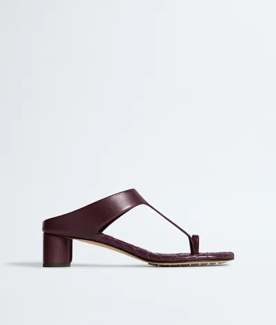 Bottega Veneta 40mm Livia Leather Kitten-heel Thong Sandals In Brown