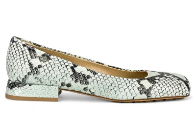Pre-owned Bottega Veneta Tower Flat Ballerinas (women's) Sneakers In Green/black