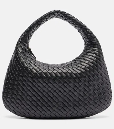 Bottega Veneta Veneta Medium Leather Shoulder Bag In Black