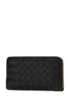 Bottega Veneta Quilted Leather Wallet Featuring Unique Pattern In Black