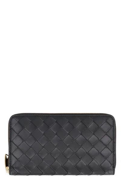 Bottega Veneta Women's Intrecciato Weave Ziparound Wallet In Black