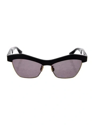 Pre-owned Bottega Veneta Wayfarer Tinted Sunglasses In Black