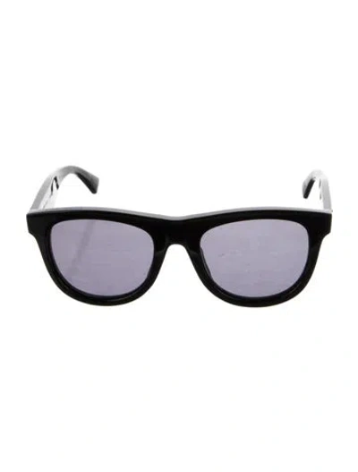Pre-owned Bottega Veneta Wayfarer Tinted Sunglasses In Black