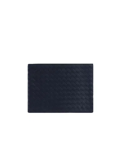 Bottega Veneta Intrecciato Half Zip Pouch In Black