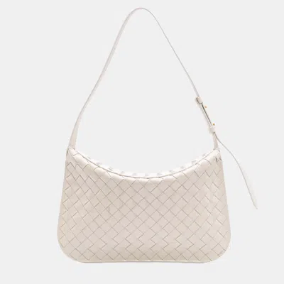 Pre-owned Bottega Veneta White Brushed Calfskin Intrecciato Cradle Fold Over Shoulder Bag
