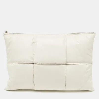 Pre-owned Bottega Veneta White Intrecciato Leather Padded Oversized Zip Pouch