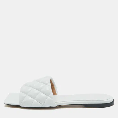 Pre-owned Bottega Veneta White Leather Flat Slides Size 40
