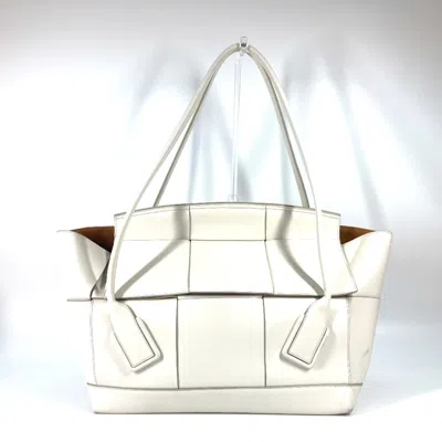 Pre-owned Bottega Veneta White Leather Tote Bag ()