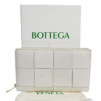 Bottega Veneta White Leather Wallet  ()