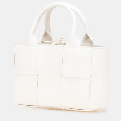 Pre-owned Bottega Veneta White Mini Lambskin Intreccio Arco Tote
