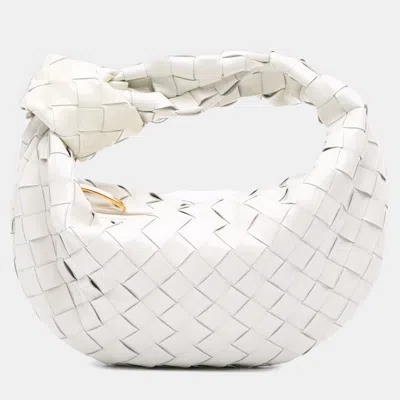 Pre-owned Bottega Veneta White Mini Patent Intrecciato Jodie