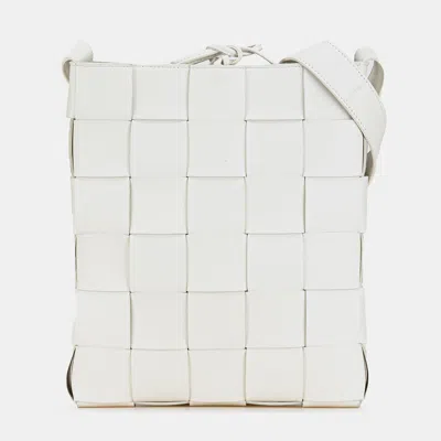 Pre-owned Bottega Veneta White Nappa Intrecciato Cassette Messenger