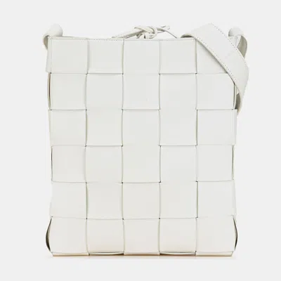 Pre-owned Bottega Veneta White Nappa Intrecciato Cassette Messenger
