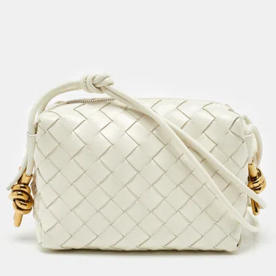 Pre-owned Bottega Veneta White Shiny Intrecciato Leather Mini Loop Crossbody Bag