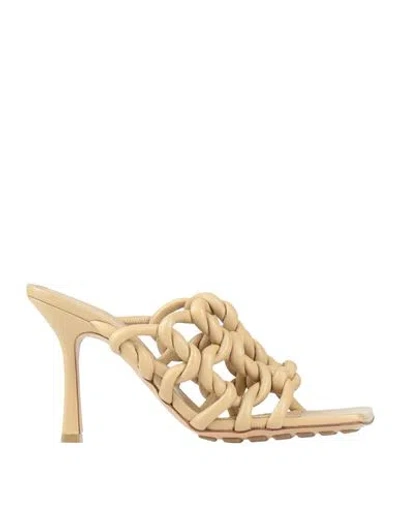 Bottega Veneta Stretch 90 Twist Leather Mules In Beige