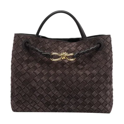 Bottega Veneta Andiamo Medium Leather Tote Bag In Black