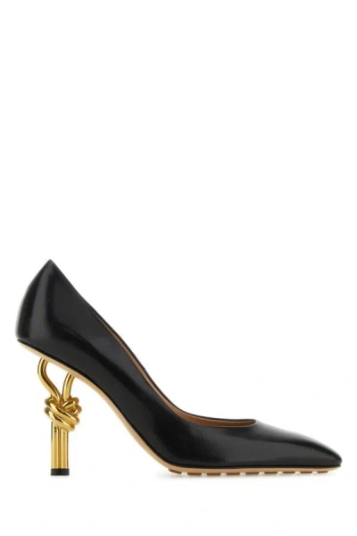 Bottega Veneta Knot Glossed-leather Pumps In Black
