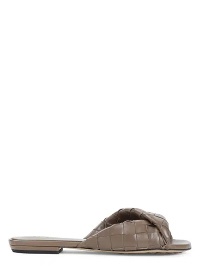 BOTTEGA VENETA WOMEN'S BLINK FLAP SANDALS