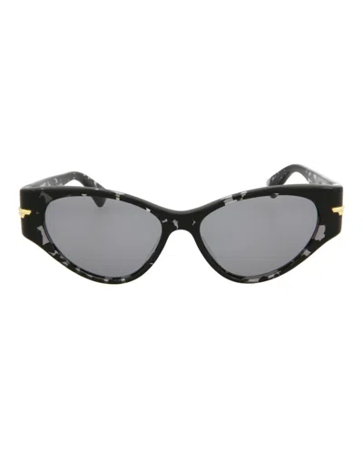 Pre-owned Bottega Veneta Women's  Cat Eyeframe Acetate Sunglasses In Black Black Grey (bv1002s/30007849/002)