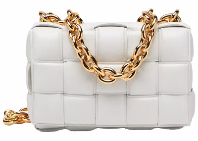 Pre-owned Bottega Veneta Women's  Chain Cassette Padded Intreccio Shoulder Bag In Chalk