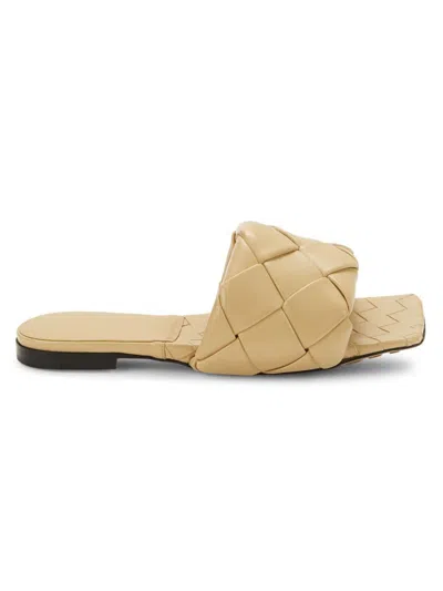 BOTTEGA VENETA WOMEN'S BOTTEGA VENETA WOMEN LIDO FLAT SANDAL IN BEIGE LAMBSKIN SANDALS