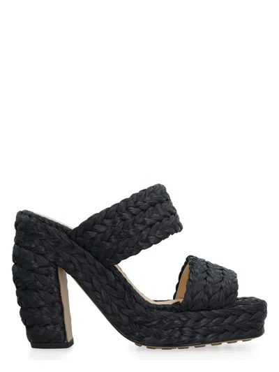 BOTTEGA VENETA WOMEN'S CANALAZZO RAFFIA MULES