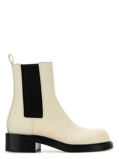 BOTTEGA VENETA WOMEN'S IVORY LEATHER CLIFF ANKLE BOOTS