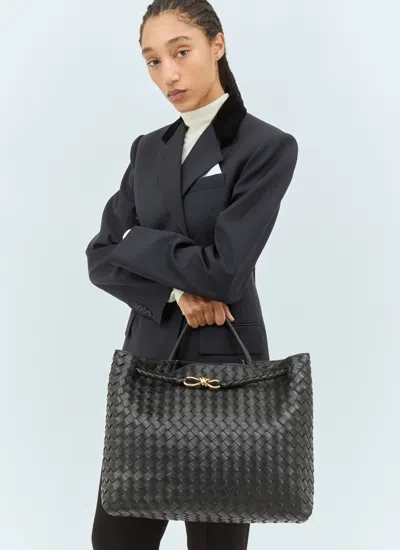 Bottega Veneta Women Large Andiamo Handbag In Black