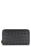Bottega Veneta Women Leather Wallet With Intrecciato Motif In Black