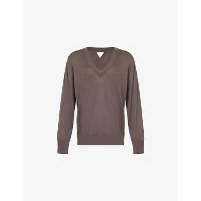Bottega Veneta Womens  Brand-embroidery V-neck Cashmere Jumper In Milk Chocolate