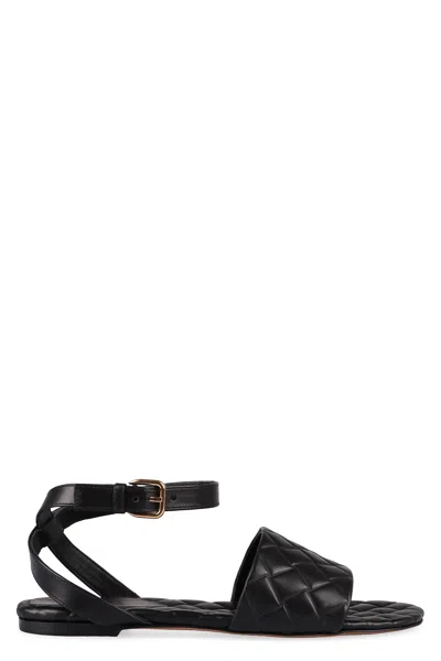 Bottega Veneta Woven Flat Sandals With Ankle Strap And Square Toeline For Women In Black
