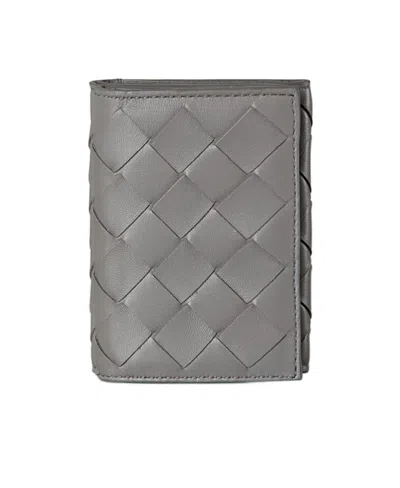 Bottega Veneta Woven Flip Wallet In Gray