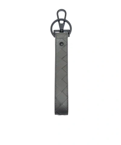 Bottega Veneta Woven Keychain In Gray