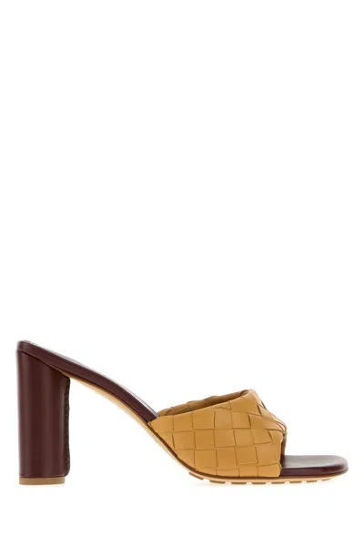 Bottega Veneta Woven Leather Wide-toe Slippers In Gold