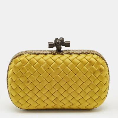 Pre-owned Bottega Veneta Yellow Intrecciato Satin And Snakeskin Knot Clutch