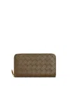 Bottega Veneta Intrecciato Portemonnaie Mit Umlaufenden Zip In Brown